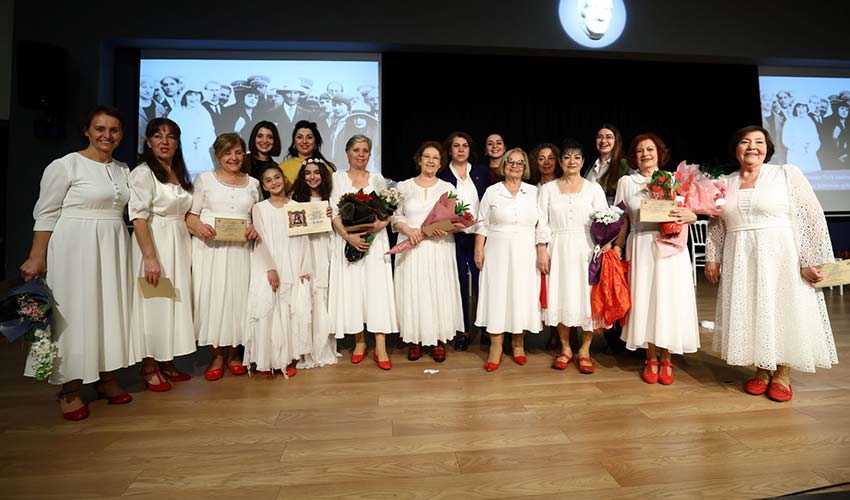 Kadın sorunlarına tiyatro ile dikkat çekti