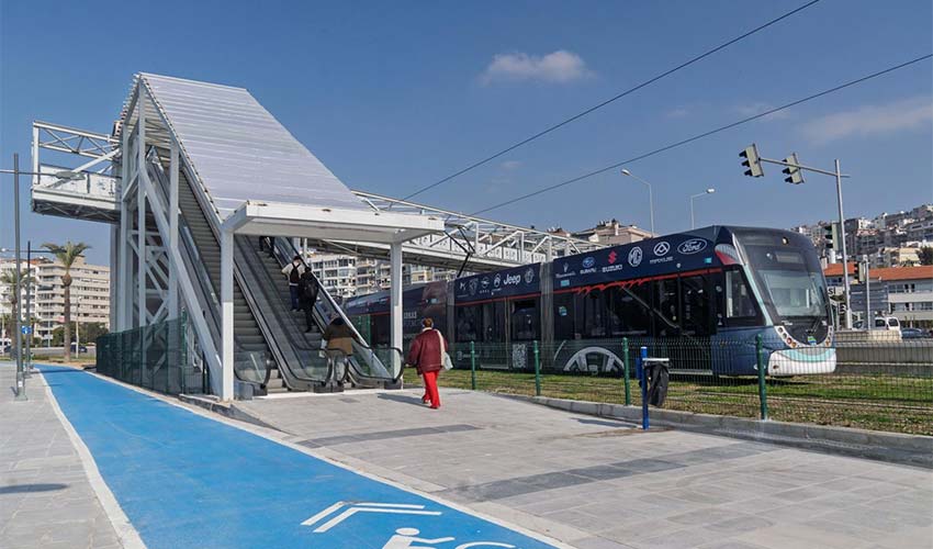 Karataş Yaya Üst Geçidi hizmete açıldı