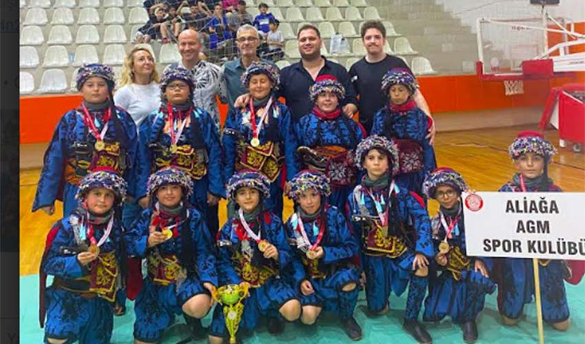 Genç Halk Oyunları Ekibi İzmir Birincisi