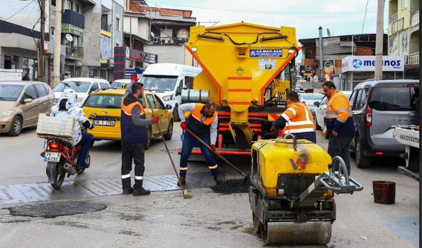 Yollar Asfalt Yama Robotuyla Hızla Onarılıyor