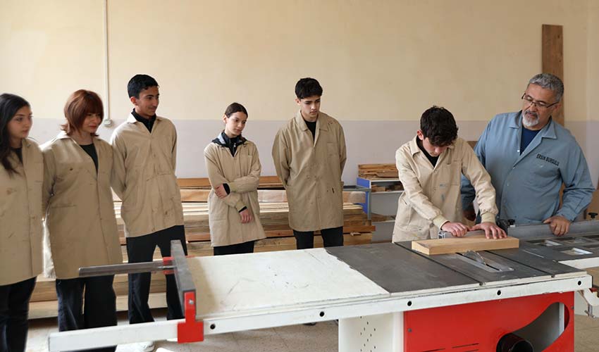 Liselilerden 50 bank