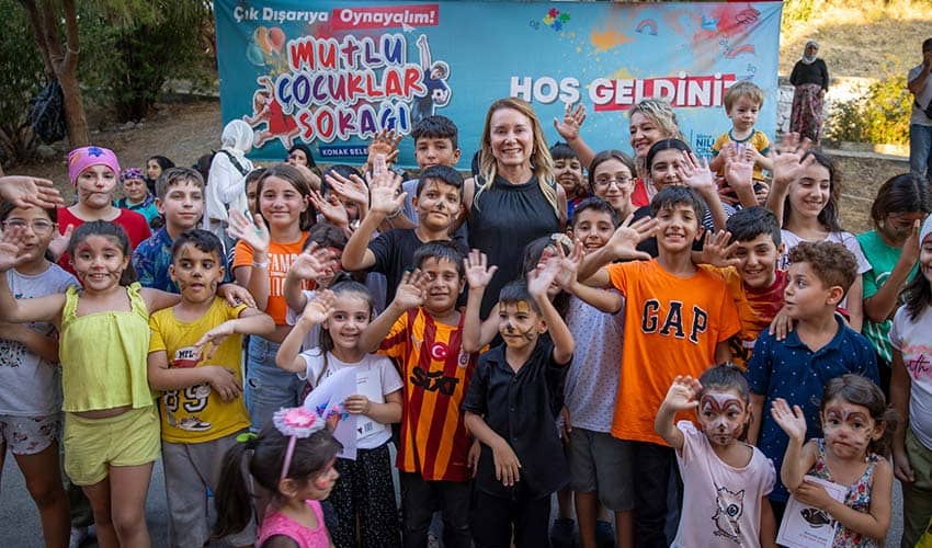 23 Nisan coşkusu Konak’tan yayılacak