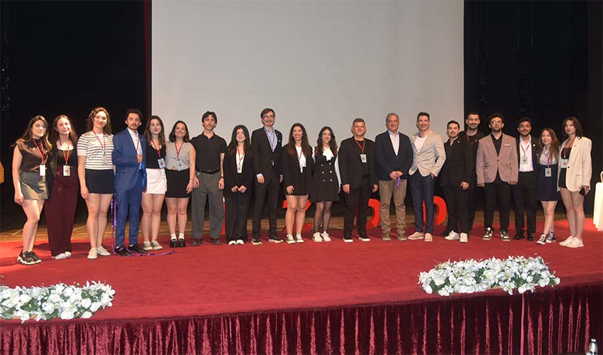 Akademisyenler İZDO Öğrenci Kongresi'nde Buluştu