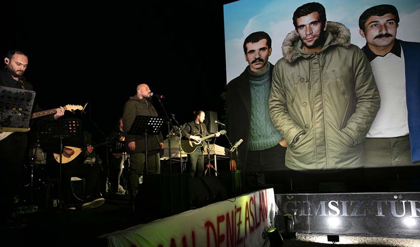 Denizler Türkülerle Anıldı