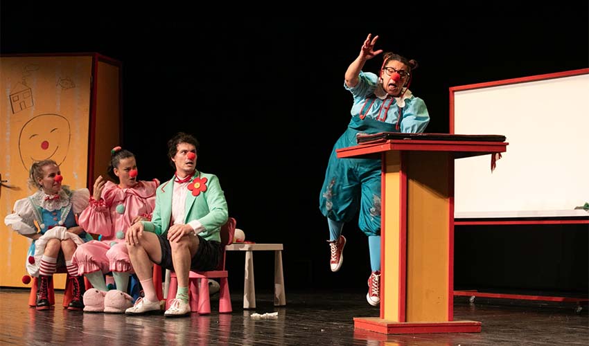 Soytarılar Okulu minikler için sahnelendi