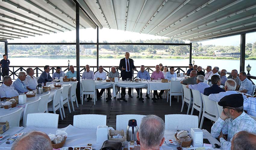 Başkanı Mehmet Türkmen, muhtarlarla bir araya geldi