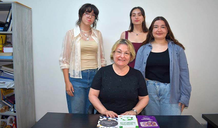 Küçük Eller, Büyük Hayaller