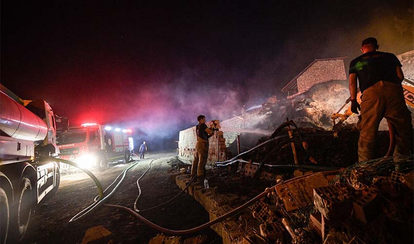 Yangınları söndürmek için canlarını siper ettiler