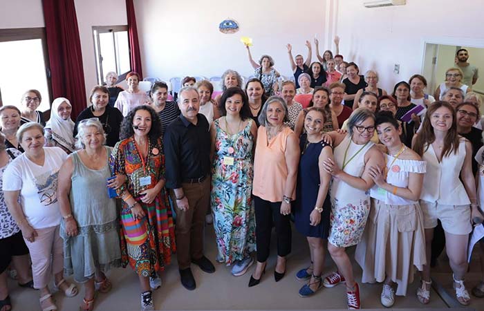 Konak’ta kahkaha yogası