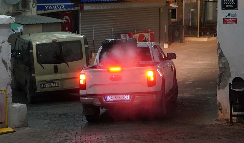 Çeşme’de yaz temizliği ve ilaçlama seferberliği: 24 saat kesintisiz hizmet