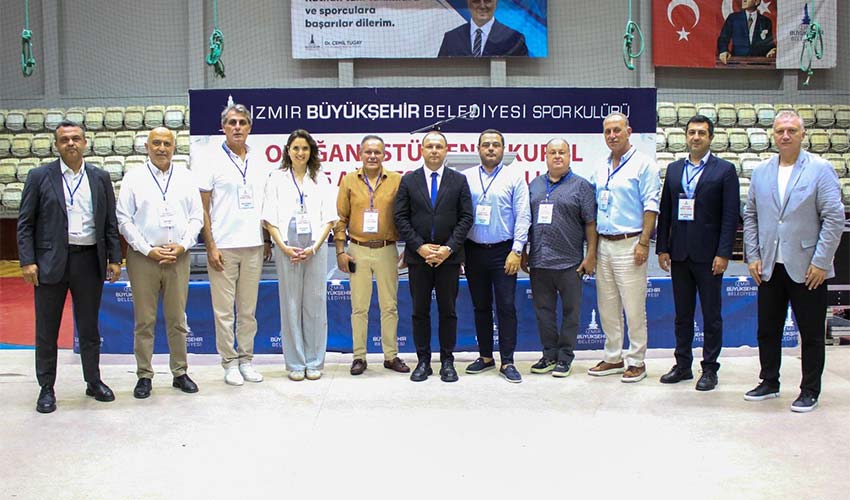 İzmir Büyükşehir Spor Kulübü’nde bayrak değişimi
