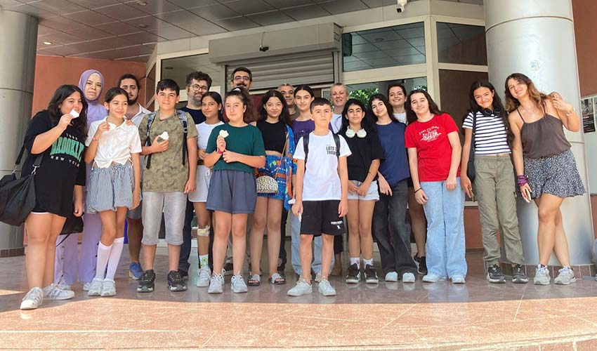 Minik kaşifler Bornova’da bilimin izinde