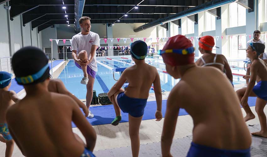 Sporium’da yüzme dersleri