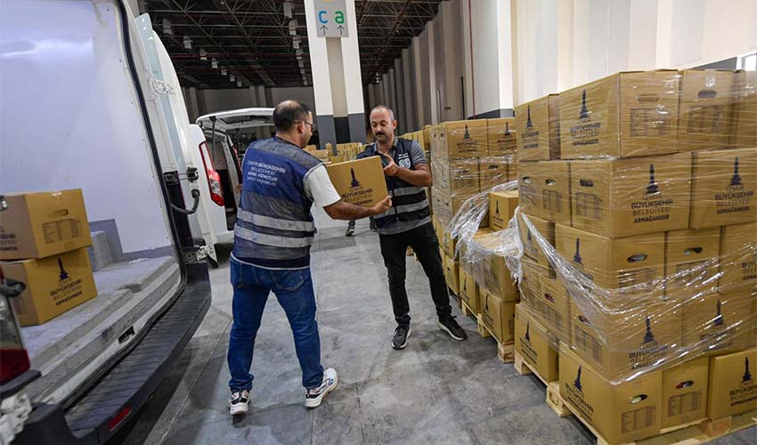 Komşusu açken tok yatamayan kültürden geliyoruz