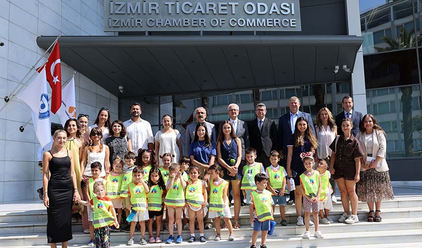 Müzeye çocuk eli değdi