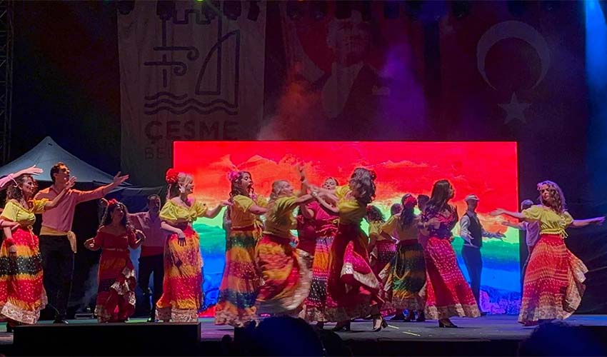 Çeşme’de Sakız Aşkına sahne aldılar