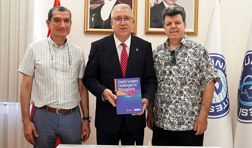 Prof. Dr. Apaydın’ın yeni kitabı burun cerrahisinde referans niteliği taşıyor