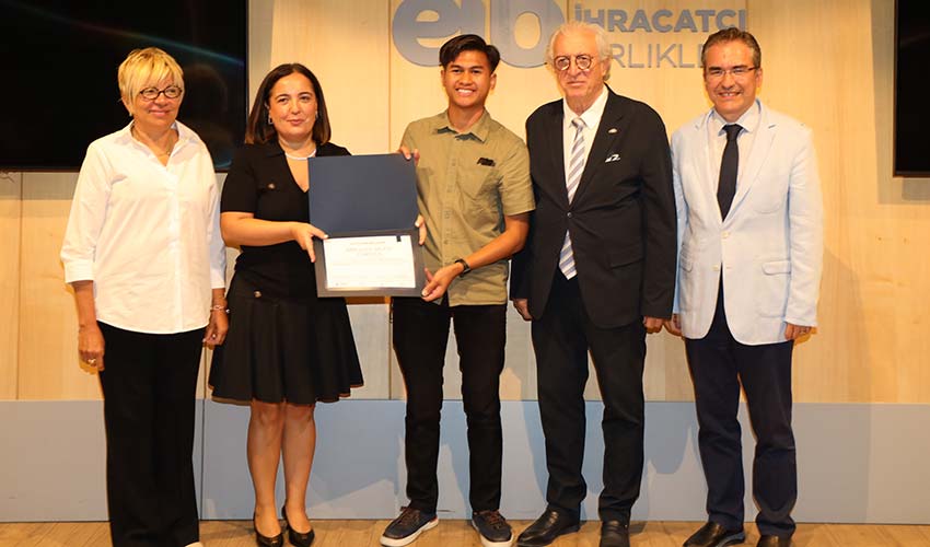 Türkiye’nin Yeni Ticaret Elçileri İzmir’de Yetişiyor