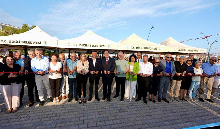 Dikili’de Ferdi Zeyrek Parkı