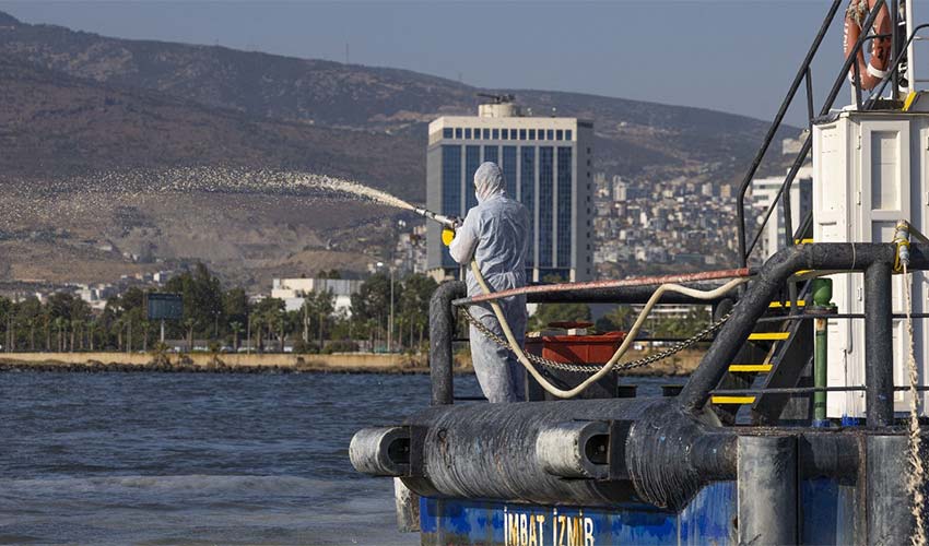 İzmir Körfezi için modifiye kil uygulaması devrede