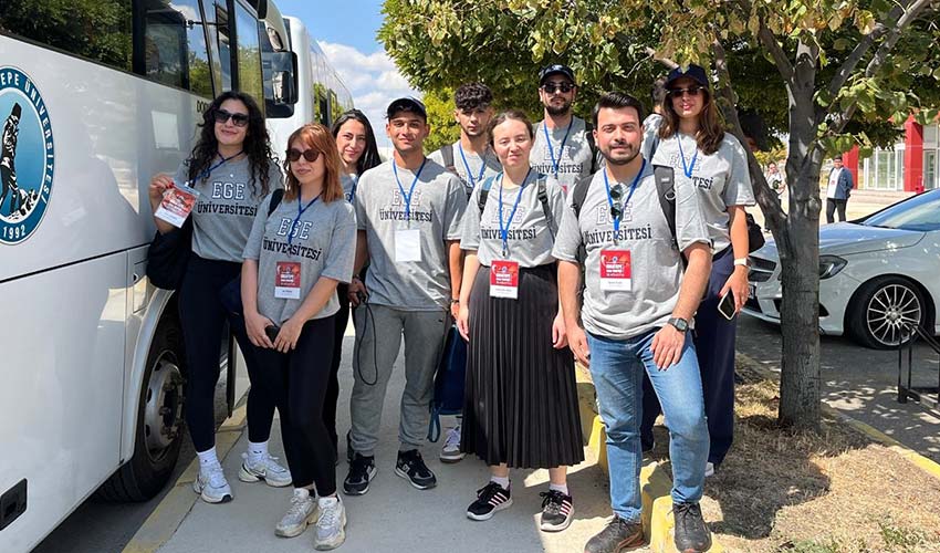 Ege Üniversitesi öğrencileri ‘Kocatepe Zafer Yürüyüşü’nde