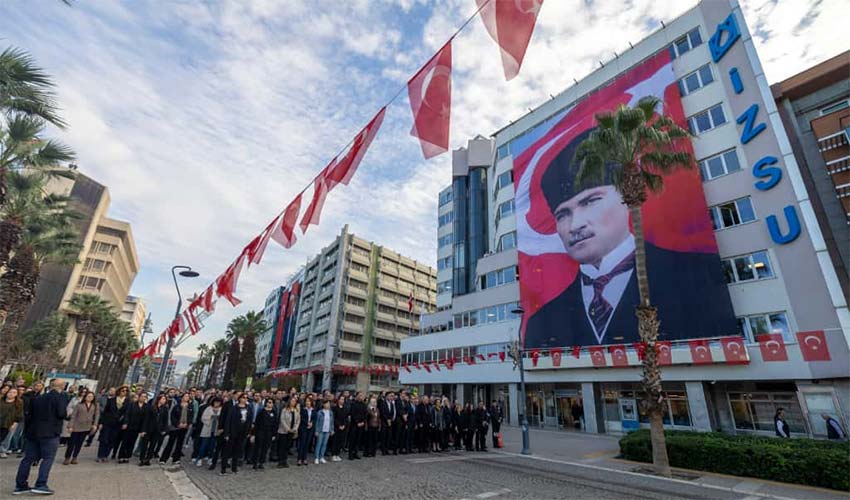 İzmir Ata’sını unutmadı