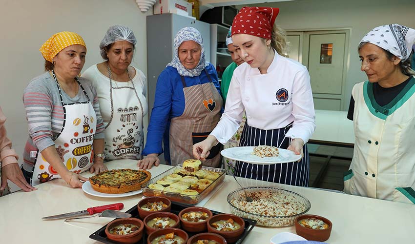 Kadınlar Evka-1 Semt Evi’nde Dünya Mutfağıyla Buluşuyor