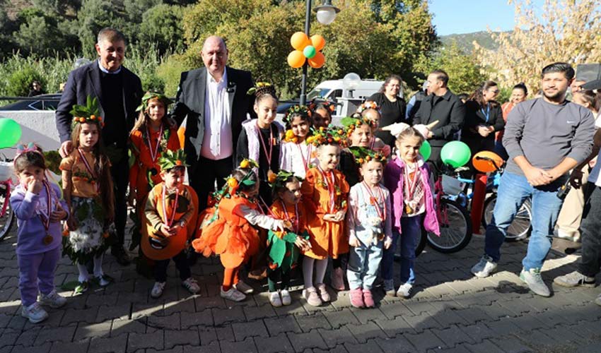 Menderes Mandalina Festivali ile Coştu