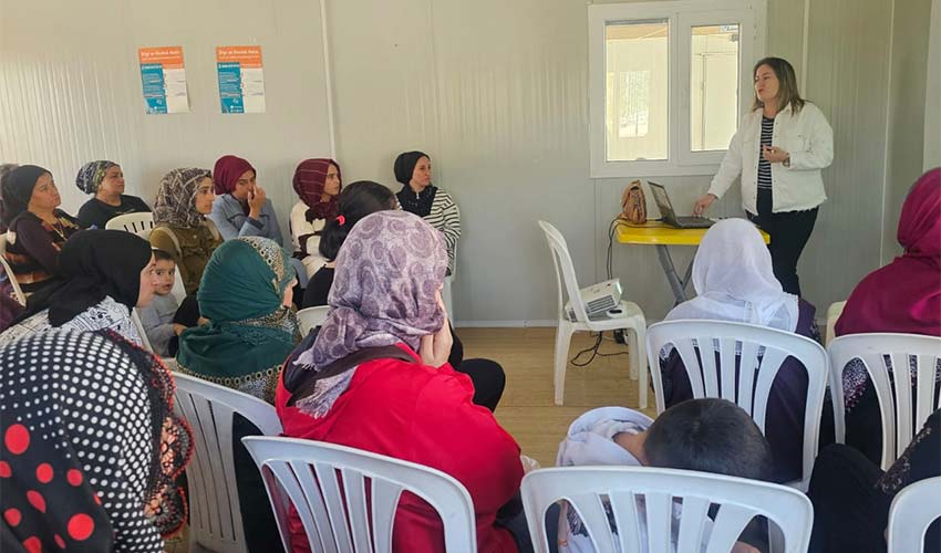 Kadınları her alanda destekliyor