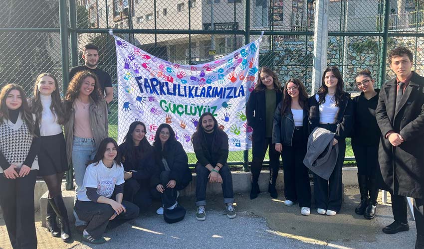 'Dünya Engelliler Günü'ne Sanat ve Dayanışma Köprüsü