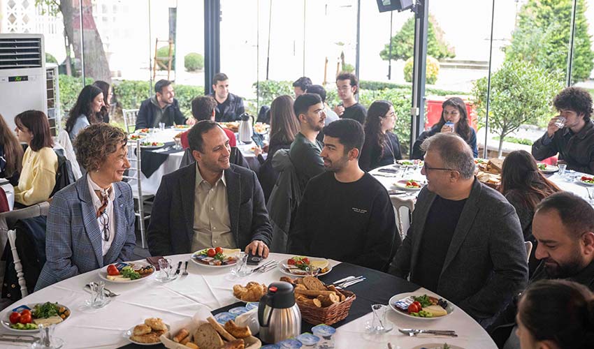 ÇYDD Bornova’da yeni üyelerle buluşma