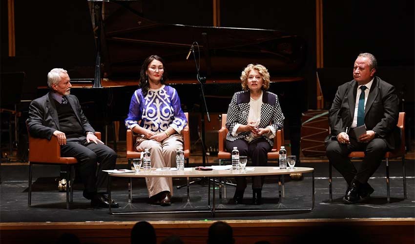 Dünya Türk Dili Ailesi Günü İzmir’de ilk kez düzenlendi