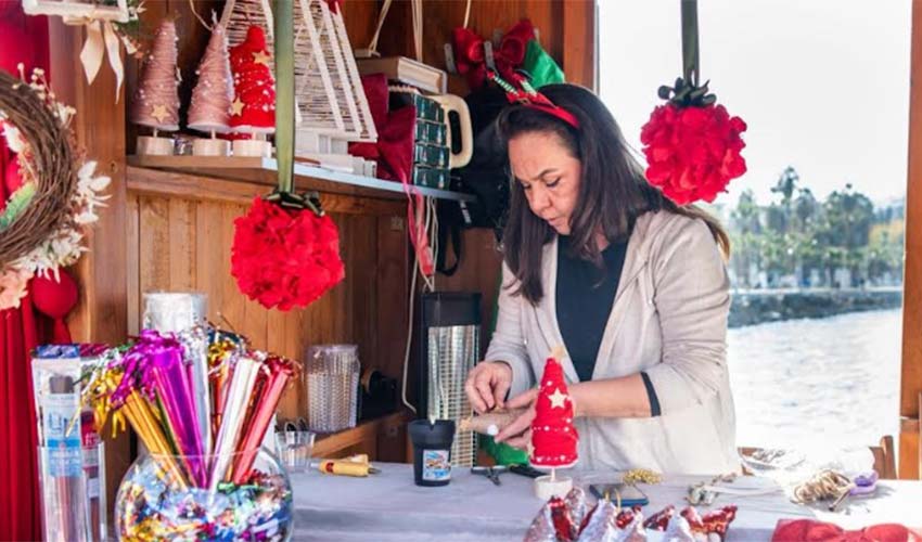 Rengarenk yılbaşı pazarı