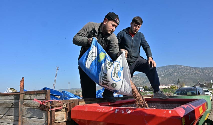 Büyükşehir’in Tohumları Sarıçalı Mahallesi’nin Merasını Yeşertecek