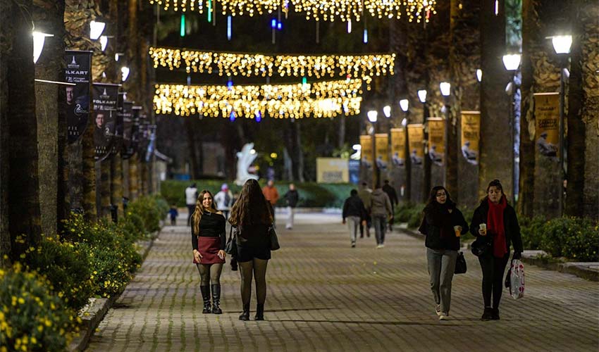 İzmir 2026’ya ışıl ışıl giriyor