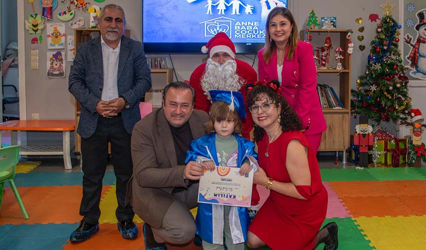 Anne Baba Çocuk Merkezi’nde yeni yıl coşkusu