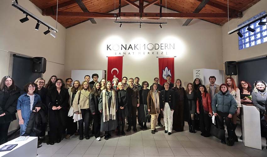 Genç iletişimcilerden çok katmanlı bir sergi