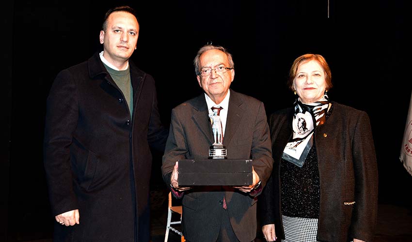 Uğur Mumcu’nun kalemi yerde değil