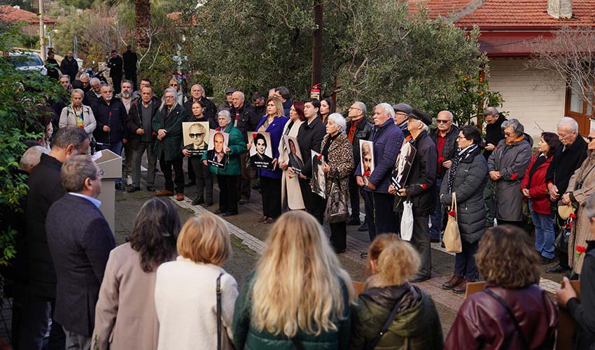Uğur Mumcu Ayvalık’taki Evinin Önünde Anıldı