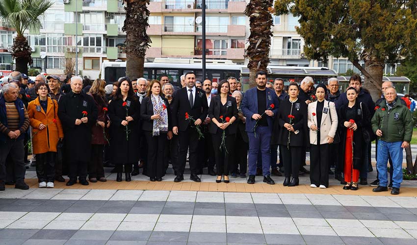 Mumcu Karabağlar ’da Özlem, Saygı ve Aydınlık Kararlılığıyla Anıldı