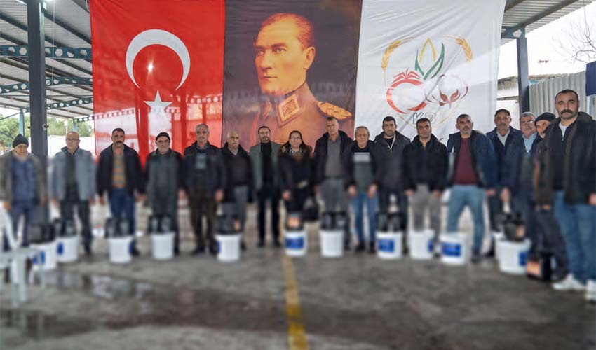 Çiftçiye buzağı kiti ve dezenfektan desteği