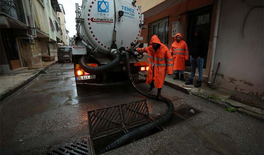 Sağanak yağışa tam kadro anlık müdahale