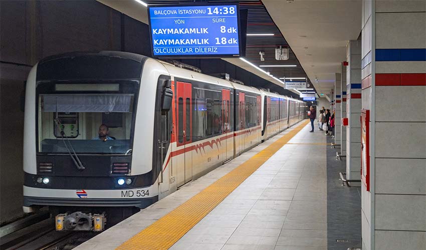 Fahrettin Altay ve Narlıdere arasında metro seferleri yeniden başladı
