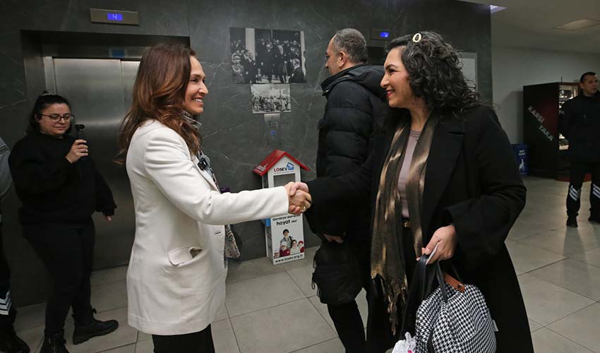 Biz büyük bir aileyiz