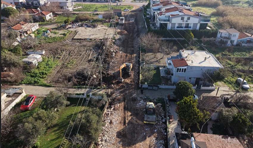 Urla’nın dört bir yanında eş zamanlı çalışma