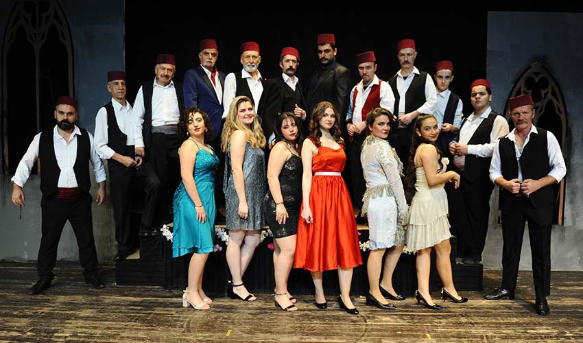 Karşıyaka Belediye Tiyatrosu’ndan iki yeni oyun