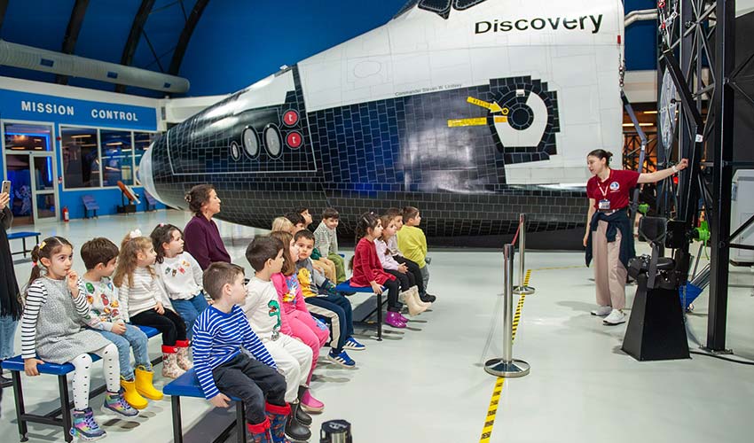 Karşıyakalı anaokulu öğrencileri Uzay Kampı’nda