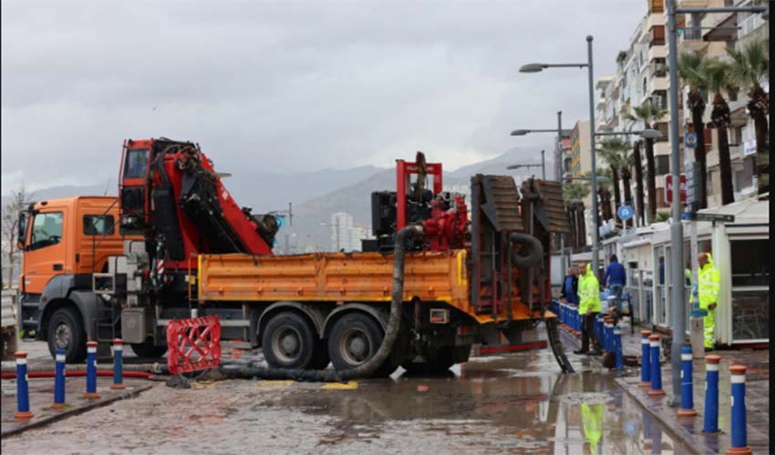 412 iş makinesi ve 1365 personel görevde