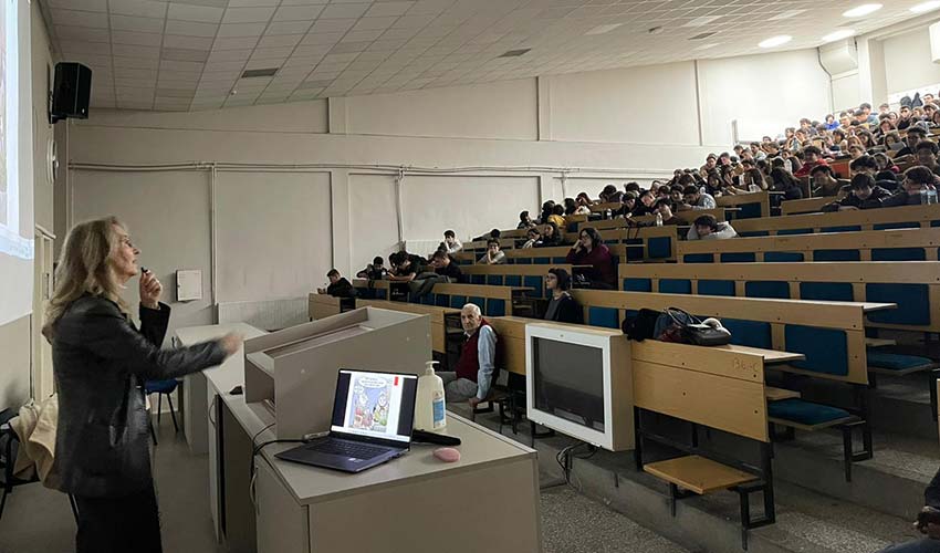 Emekli Profesörler öğrencilere kariyer yolculuklarını anlattı