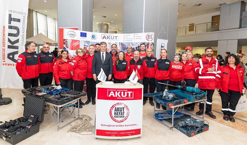 Birden fazla yangın uçağı kiralamaya hazırız